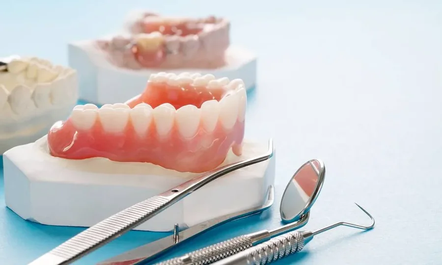 Démonstration implant dentaire en titane - Centre Dentaire Dr. Benhayoune Tanger